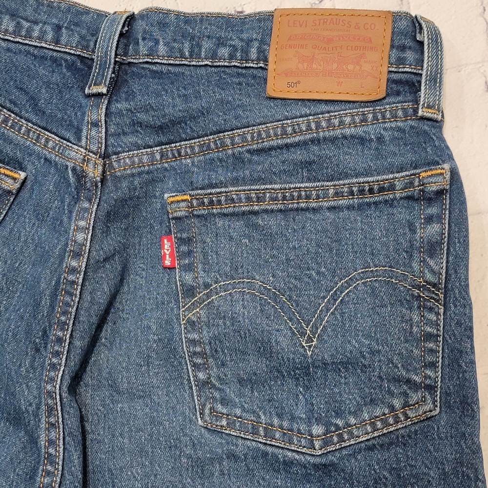 Levi's Premium Quality 501 Slouchy Bermuda Jean Cut Off High Rise Shorts 28 - Picture 5 of 13